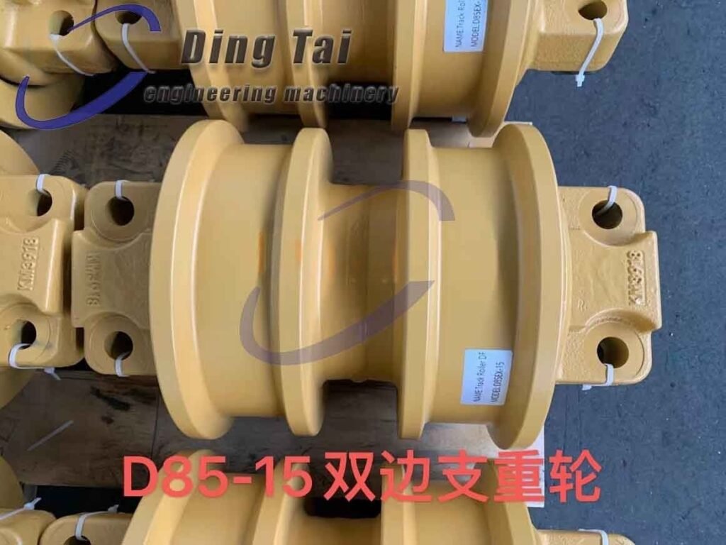 رولر سفلي (بكرة جنزير) بشفة واحدة وشفتين (Single/Double Flange) D85EX-15 - أجزاء الهيكل السفلي للبلدوزر