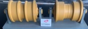 أجزاء الهيكل السفلي لمعدات البناء D275A-5 - رولر سفلي (بكرة جنزير) 17M-30-00330, 17M-30-00320